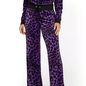 SOLD***NWT LEOPARD PRINT VELOUR PANTS
